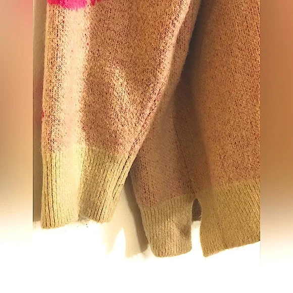 A Beautiful Soul Oversized Lip Design Fluffy Sweater. Woman’s Size b, 18/20 - Picture 5 of 10